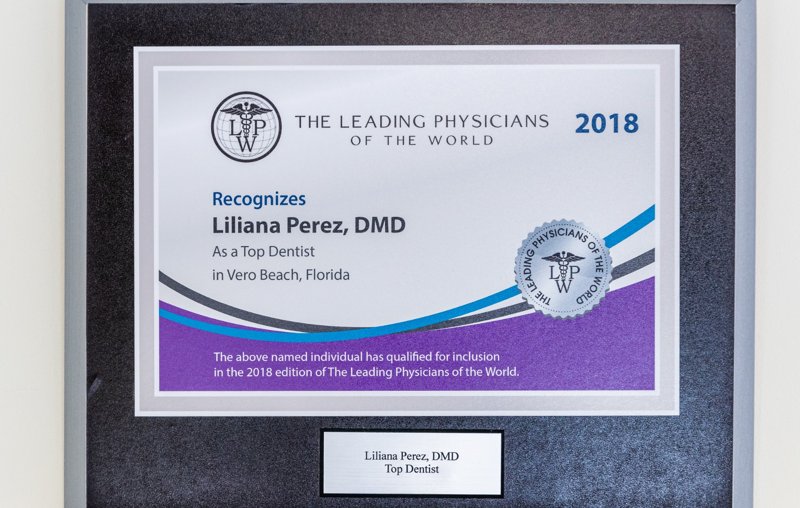 Médicos líderes del mundo 2018 - Liliana Pérez DMD - Pelican Dental Care Vero Beach